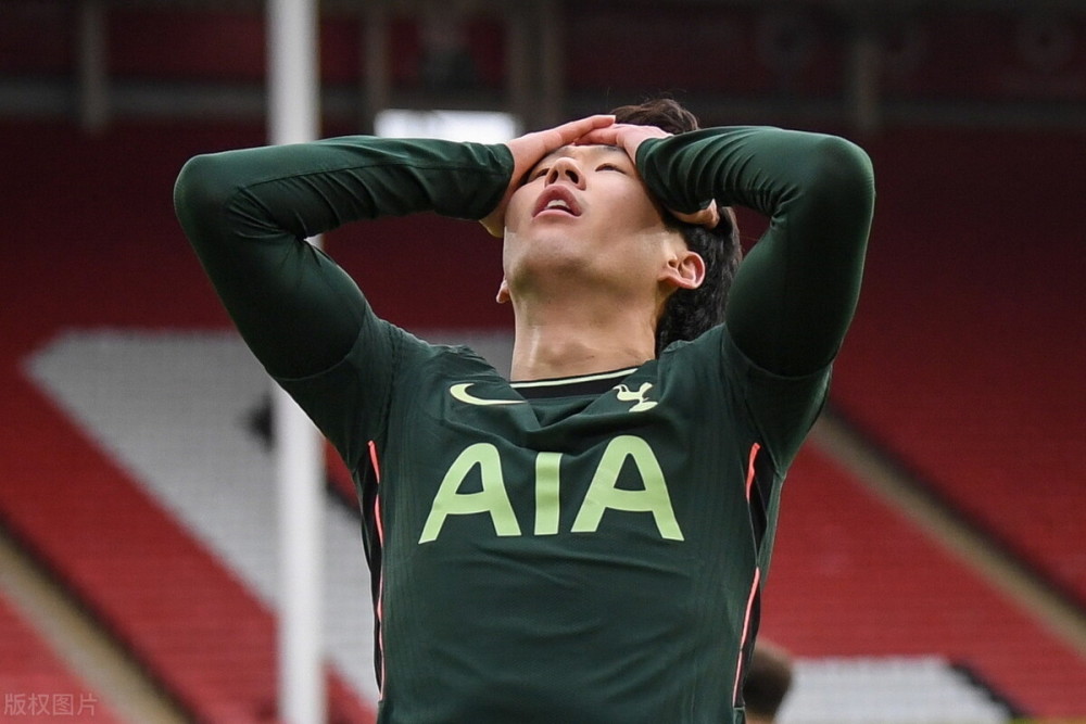 体育直播-包含转会期社区盾焦点战，曼联队长鼓劲，气氛紧张，医务组通报恢复的词条